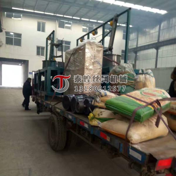 連罐滑輪拔絲機裝車發(fā)貨 - 安徽銅陵史先生