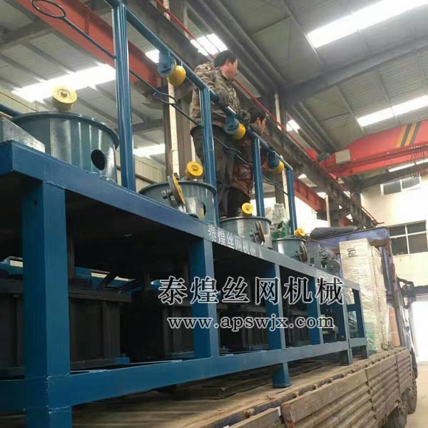 2017年第一臺連罐拉絲機(jī)發(fā)貨中